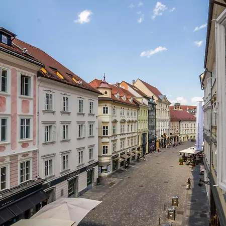 Elegant Central Apartment Ljubljana