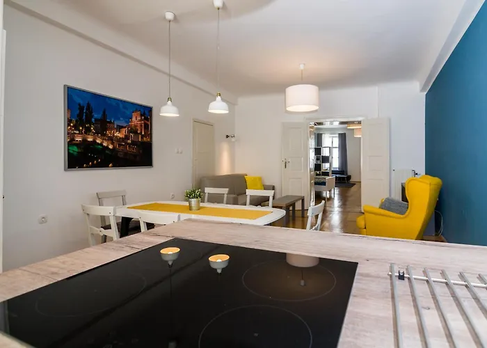 Elegant * リュブリャナ