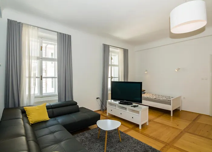 Elegant アパート *