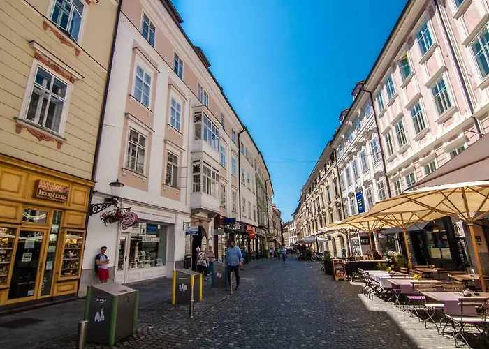 Elegant アパート *