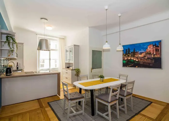 Elegant * リュブリャナ