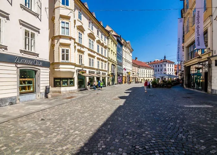 アパート Elegant